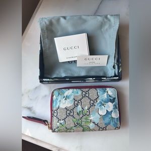 Gucci blooms small zip wallet; red 🌹